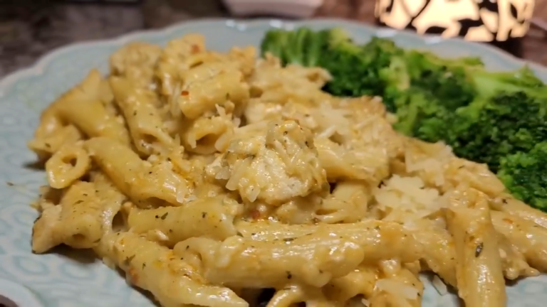 Slow Cooker Garlic Parm Chicken Pasta - In the Kitchen with Momma Mel